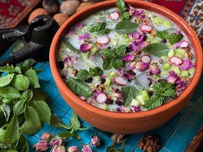 طرز تهیه آب‌دوغ خیار مجلسی، خوش‌عطر و تابستانی