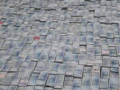 کشف محموله اسکناس قاچاق با هوشیاری کارکنان گمرک دوغارون